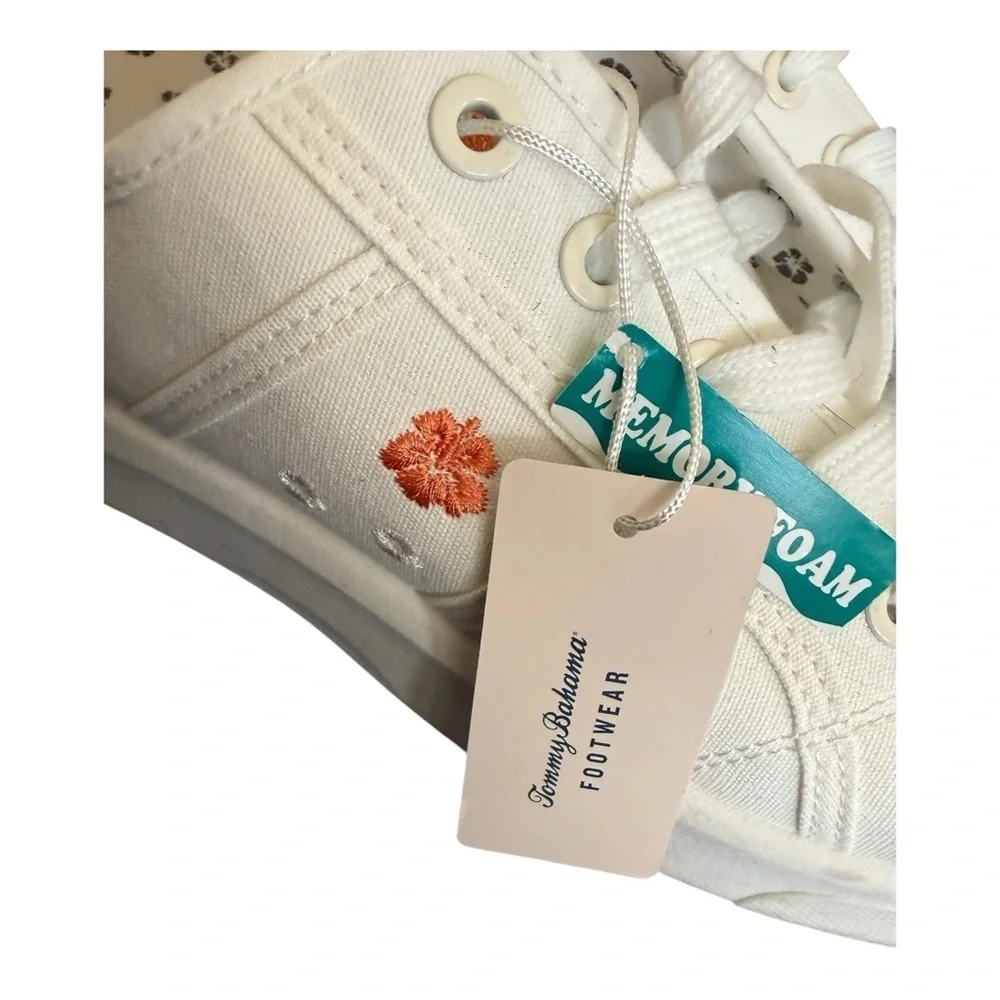 Tommy Bahama White Canvas Low Top Sneakers Size 9 Casual Island Lifestyle